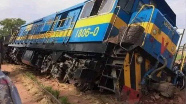 Collision entre un train de la SNCC SA et un camion-remorque à Fungurume I ‎TFM a remis la locomotive et ses wagons sur le rail ! 