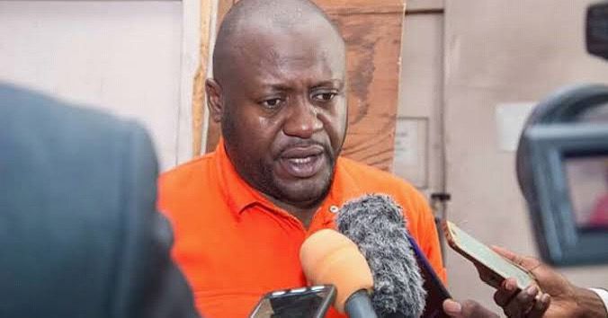 Conférence de presse de Félix Tshisekedi : majorité et opposition s’affrontent sur le référendum et la gouvernance