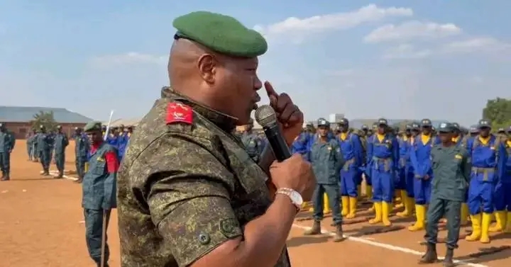 Assainissement de Kinshasa : 600 bâtisseurs du Service national déployés pour lancer l’opération de réhabilitation urbaine