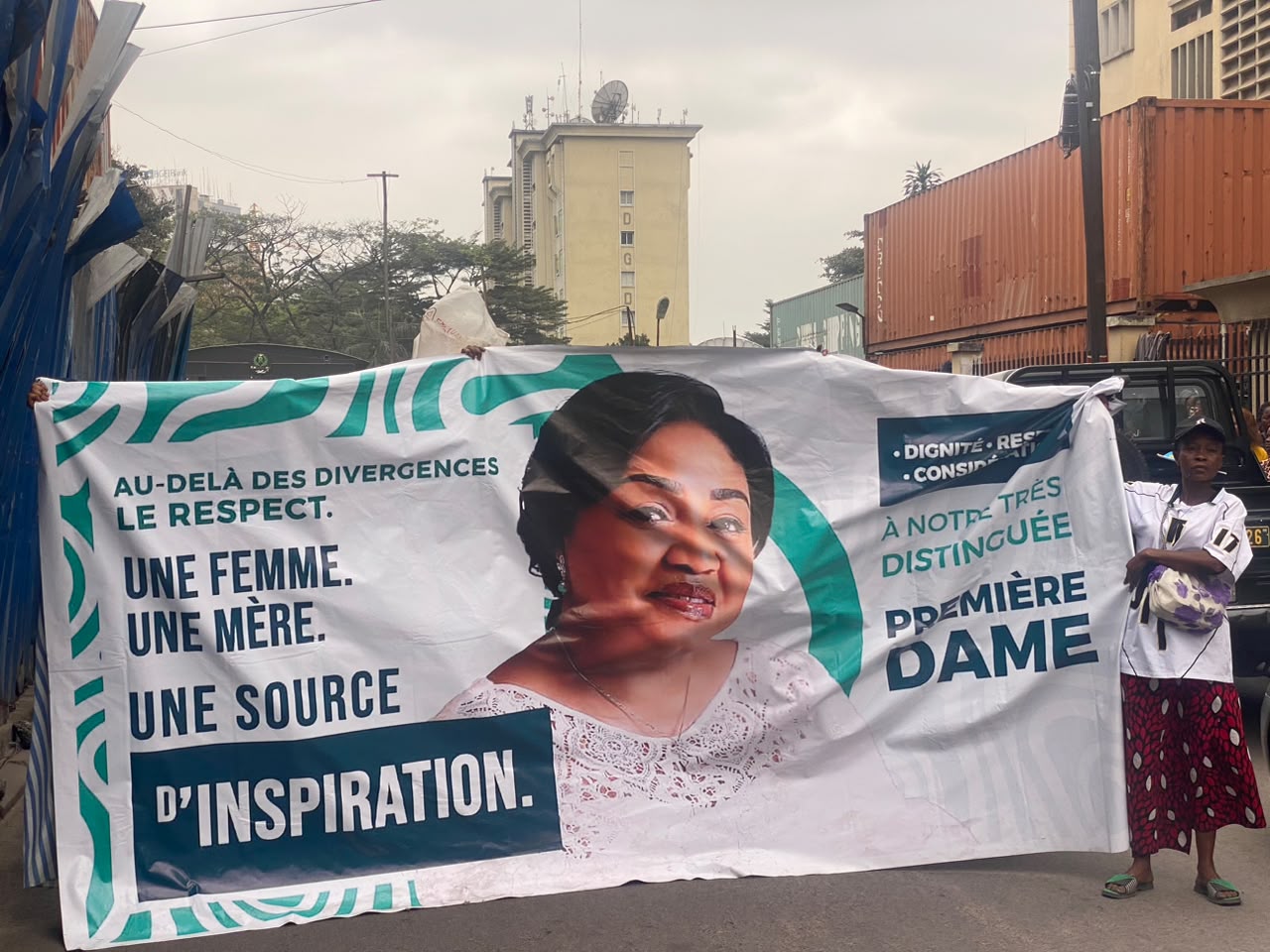 Kinshasa : les dépendants des militaires marchent en soutien à Denise Nyakeru Tshisekedi