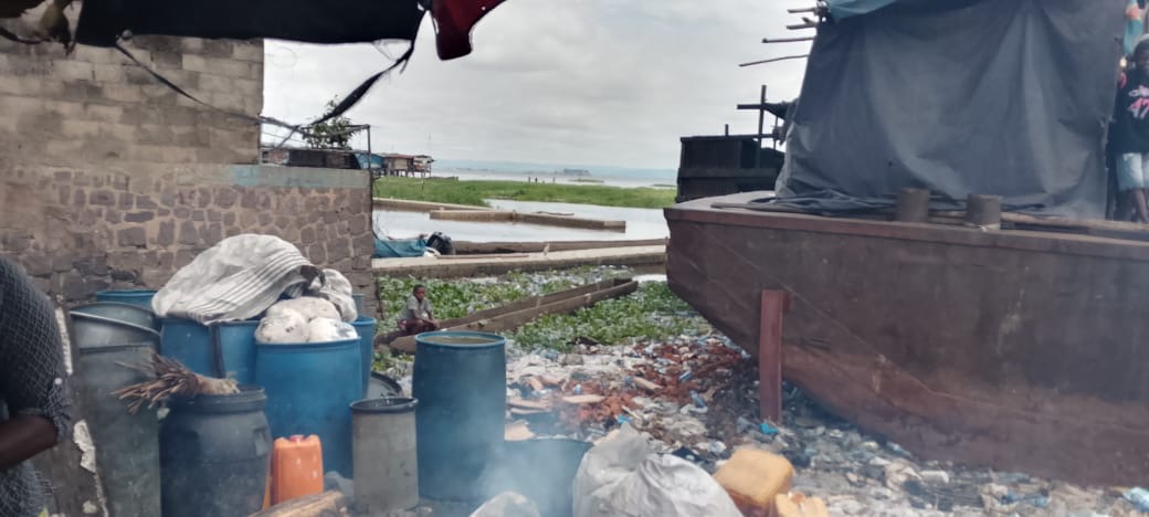 RDC – TRANSPORT FLUVIAL : LES ARMATEURS CRAIGNENT UN CHOC SOCIAL APRÈS L’INTERDICTION DES BALEINIÈRES EN BOIS